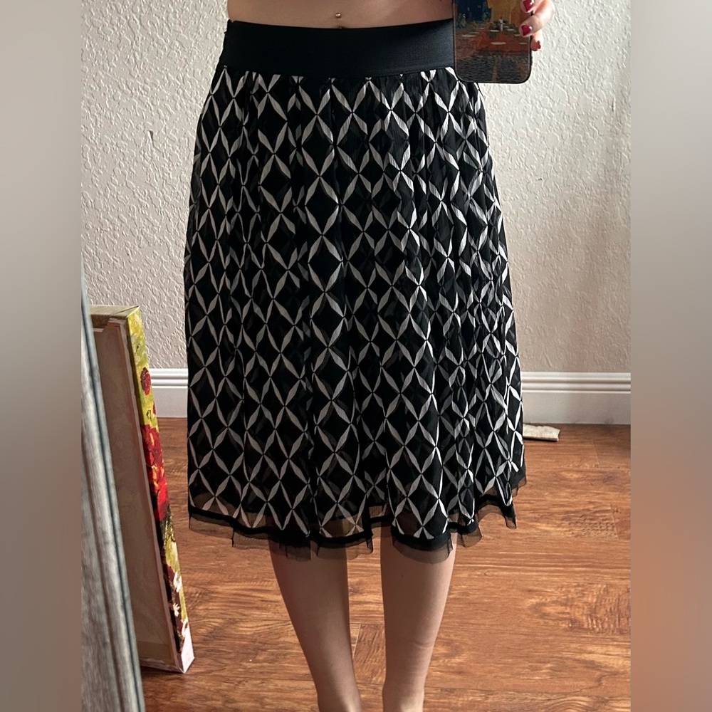 Flowy black and white midi skirt